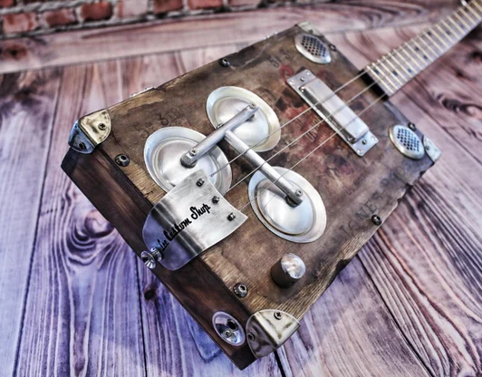 Сигарбокс гитара "Trinity"