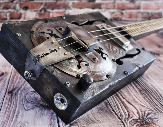 Сигарбокс гитара "Dark Shadow"