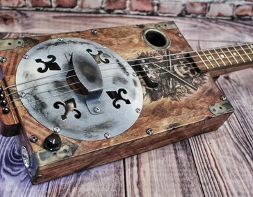 Сигарбокс гитара "FreeBird"